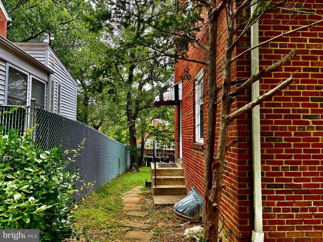 8028 EASTERN AVE NW, Washington, DC 20012