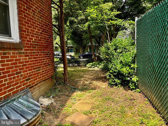 8028 EASTERN AVE NW, Washington, DC 20012