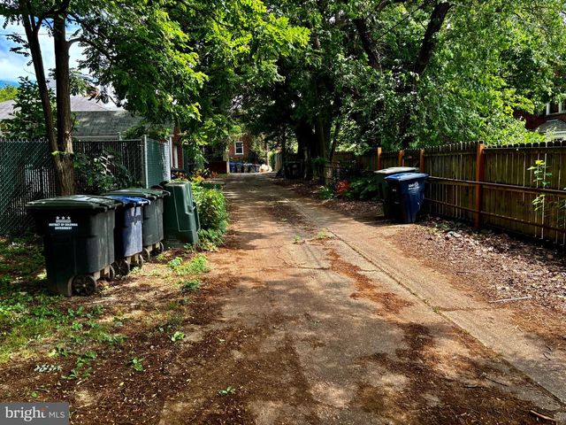 8028 EASTERN AVE NW, Washington, DC 20012