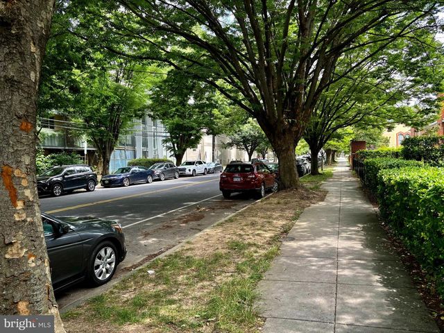 8028 EASTERN AVE NW, Washington, DC 20012