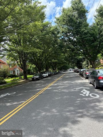 8028 EASTERN AVE NW, Washington, DC 20012