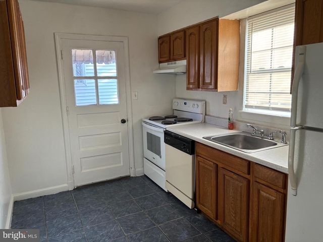 8028 EASTERN AVE NW, Washington, DC 20012