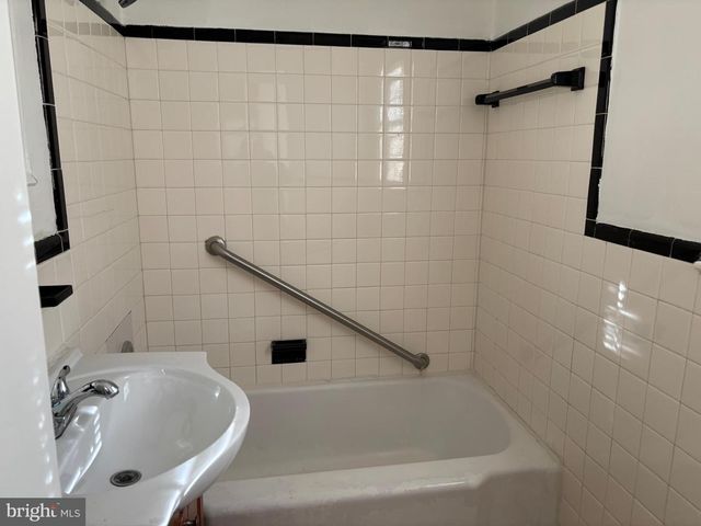 8028 EASTERN AVE NW, Washington, DC 20012