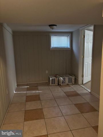 8028 EASTERN AVE NW, Washington, DC 20012