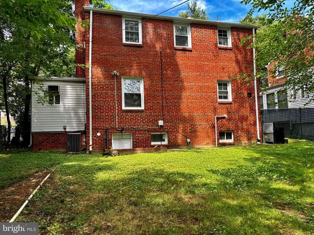 8028 EASTERN AVE NW, Washington, DC 20012