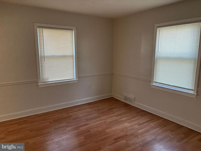 8028 EASTERN AVE NW, Washington, DC 20012