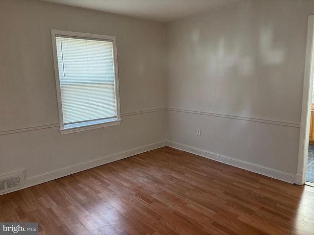 8028 EASTERN AVE NW, Washington, DC 20012