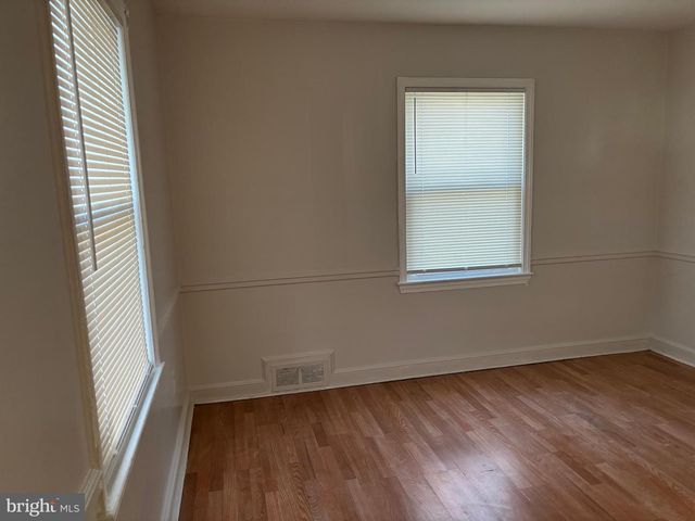 8028 EASTERN AVE NW, Washington, DC 20012