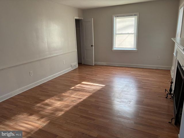 8028 EASTERN AVE NW, Washington, DC 20012
