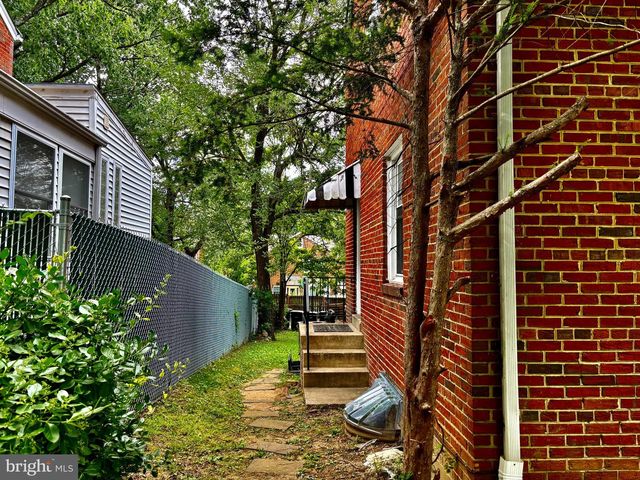 8028 EASTERN AVE NW, Washington, DC 20012
