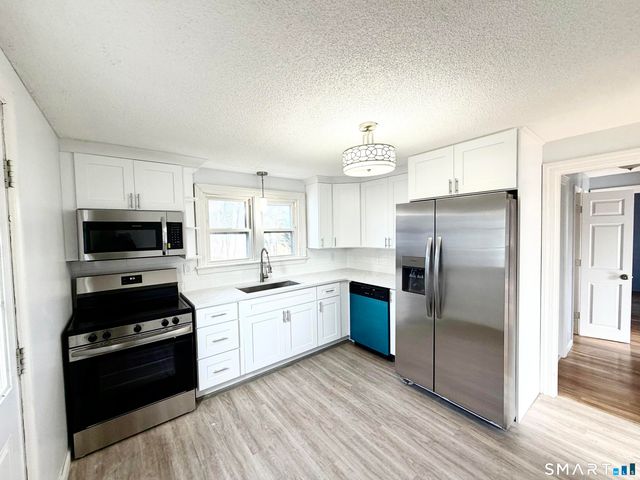 45 Morse Road, Manchester, CT 06040