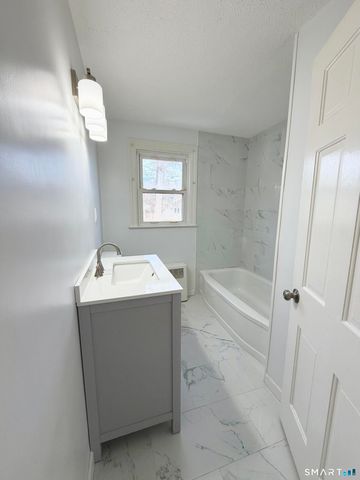 45 Morse Road, Manchester, CT 06040