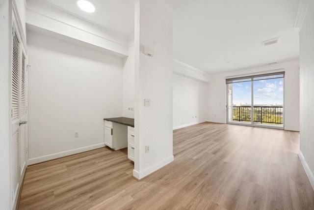 3333 Allen Parkway 1907, Houston, TX 77019