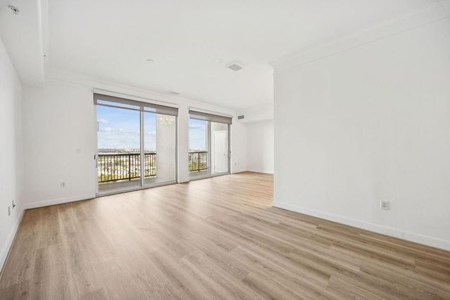 3333 Allen Parkway 1907, Houston, TX 77019