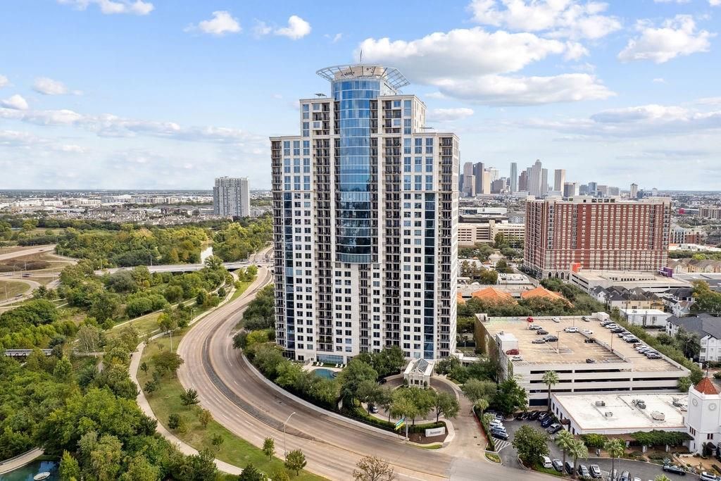 3333 Allen Parkway 1907, Houston, TX 77019