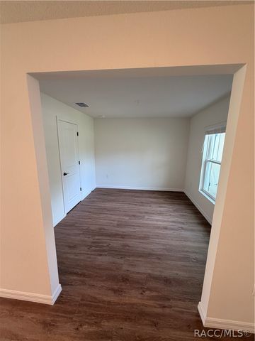 7181 N Waycross Way, Citrus Springs, FL 34433