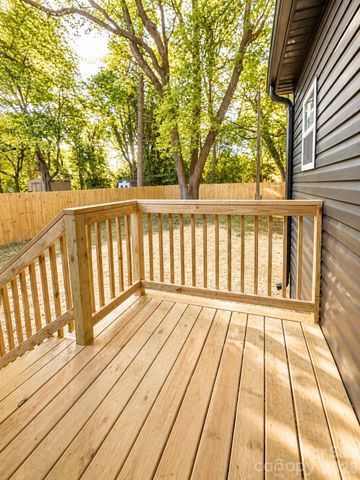 2412 Druid Hills Way, Charlotte, NC 28206