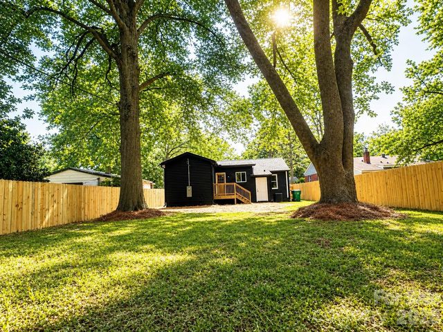 2412 Druid Hills Way, Charlotte, NC 28206