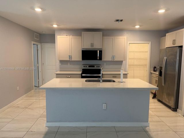 462 NE 6th Pl, Florida City, FL 33034