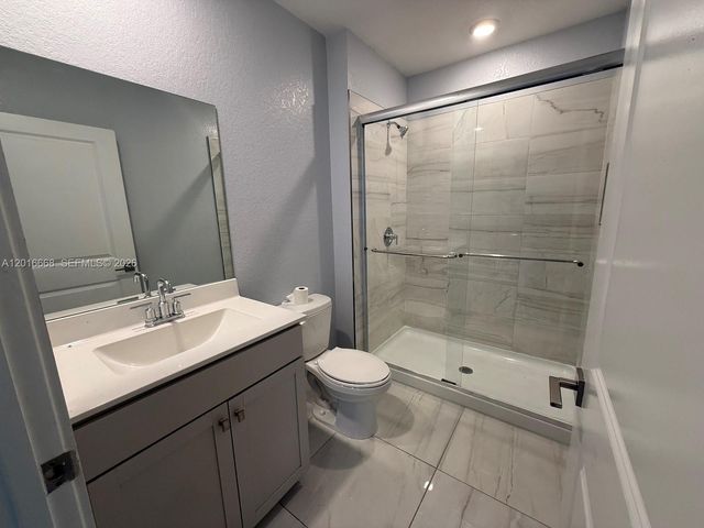462 NE 6th Pl, Florida City, FL 33034