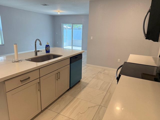 462 NE 6th Pl, Florida City, FL 33034