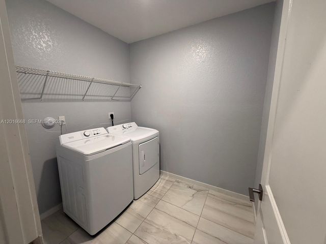 462 NE 6th Pl, Florida City, FL 33034