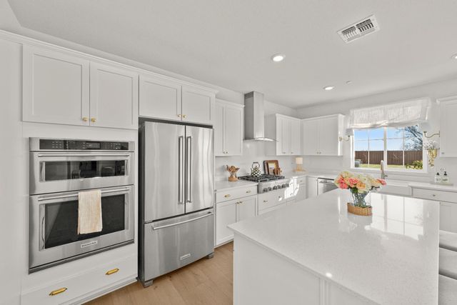 1469 Minories Dr, Plumas Lake, CA 95961