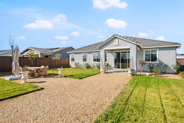 1469 Minories Dr, Plumas Lake, CA 95961