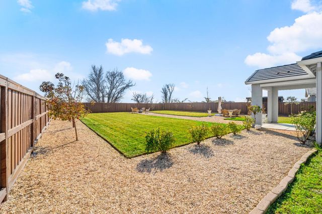 1469 Minories Dr, Plumas Lake, CA 95961