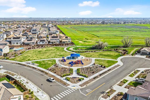 1469 Minories Dr, Plumas Lake, CA 95961