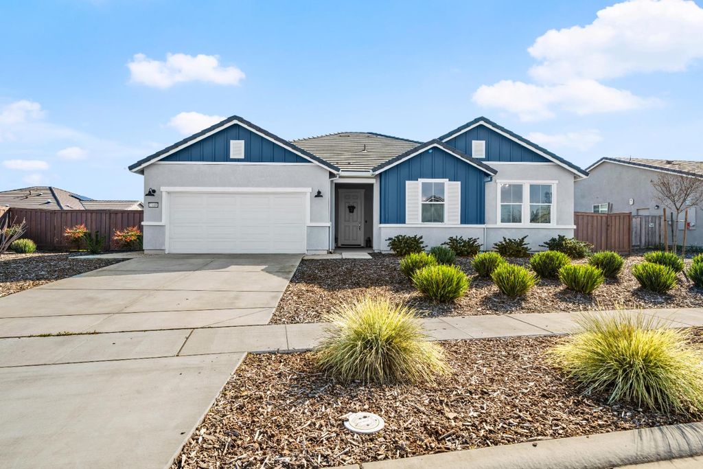 1469 Minories Dr, Plumas Lake, CA 95961