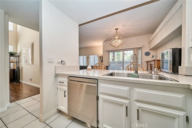 1048 Explanada Street 101, Corona, CA 92879
