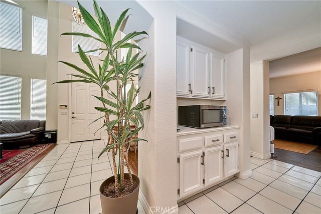 1048 Explanada Street 101, Corona, CA 92879
