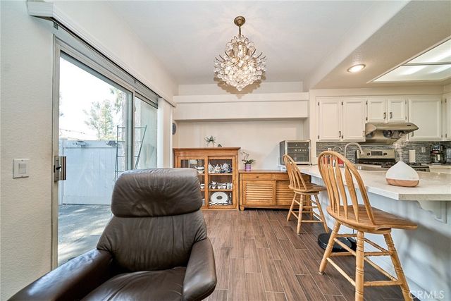 1048 Explanada Street 101, Corona, CA 92879