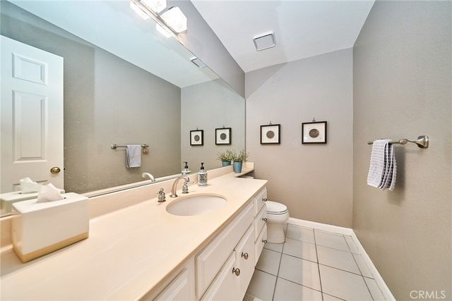1048 Explanada Street 101, Corona, CA 92879