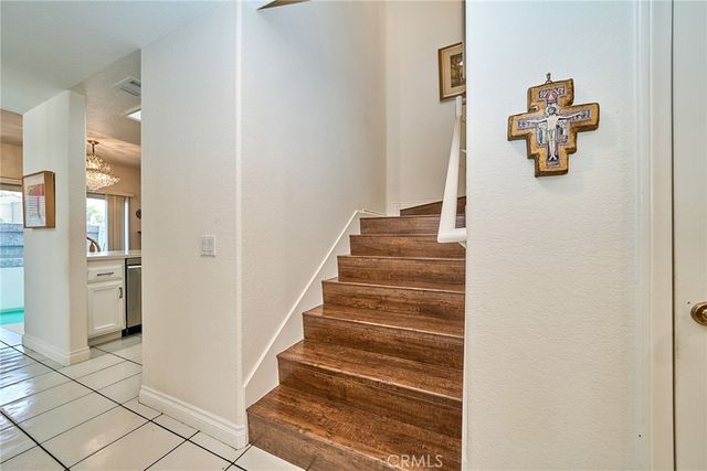 1048 Explanada Street 101, Corona, CA 92879