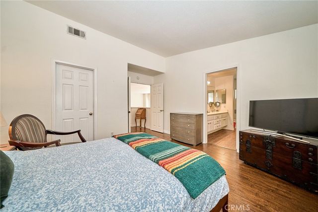 1048 Explanada Street 101, Corona, CA 92879