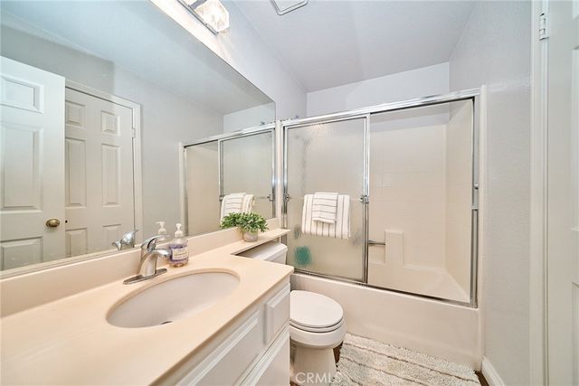 1048 Explanada Street 101, Corona, CA 92879