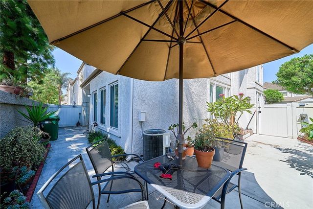 1048 Explanada Street 101, Corona, CA 92879