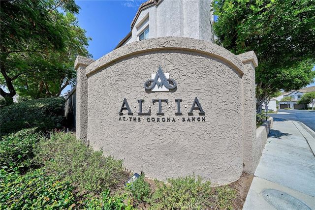 1048 Explanada Street 101, Corona, CA 92879