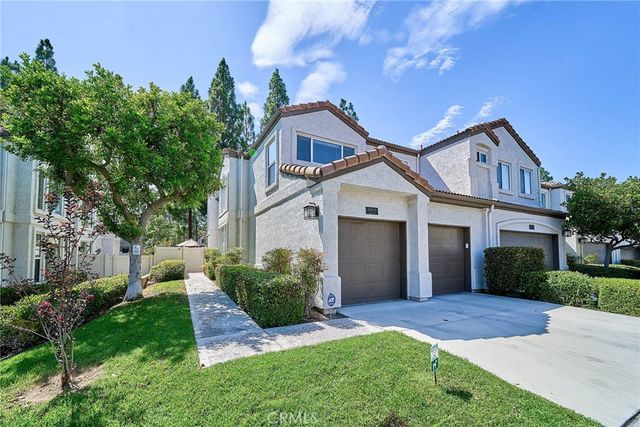1048 Explanada Street 101, Corona, CA 92879
