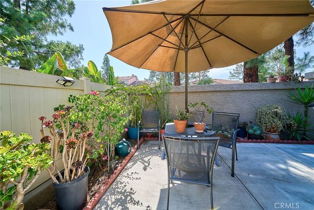 1048 Explanada Street 101, Corona, CA 92879