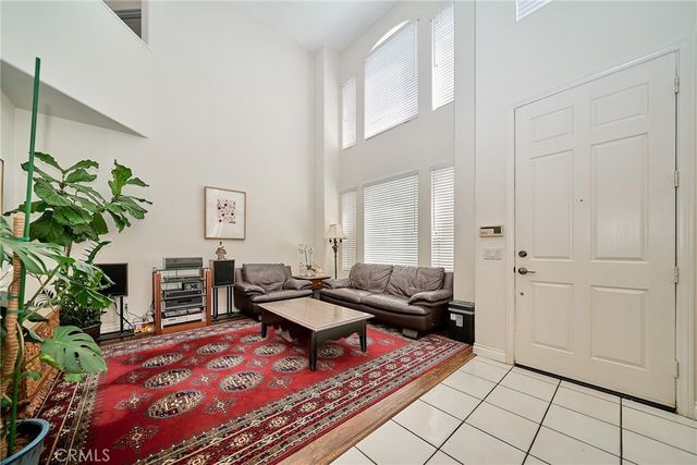 1048 Explanada Street 101, Corona, CA 92879