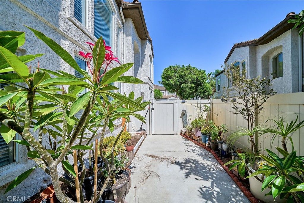 1048 Explanada Street 101, Corona, CA 92879 — photo 4