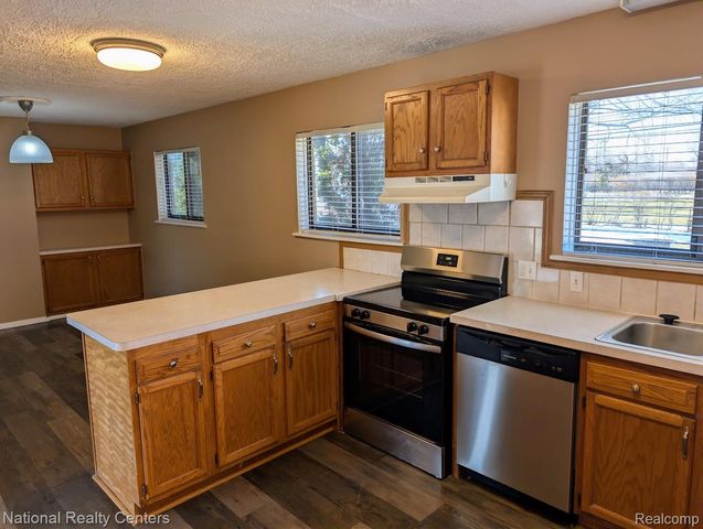 8849 Merriman Road, Livonia, MI 48150