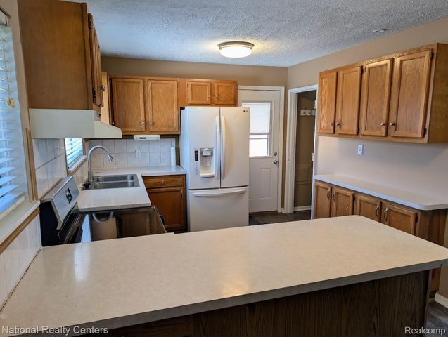 8849 Merriman Road, Livonia, MI 48150