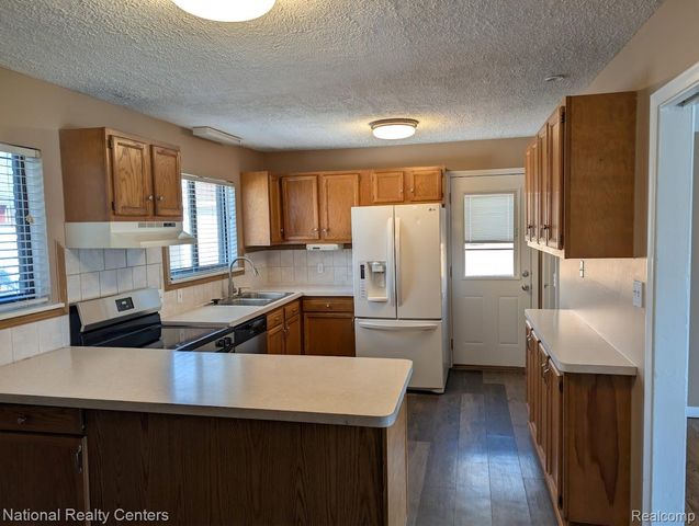 8849 Merriman Road, Livonia, MI 48150
