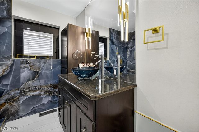 431 North Fogg Street, Las Vegas, NV 89110