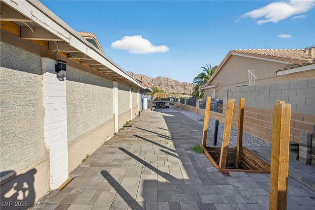 431 North Fogg Street, Las Vegas, NV 89110