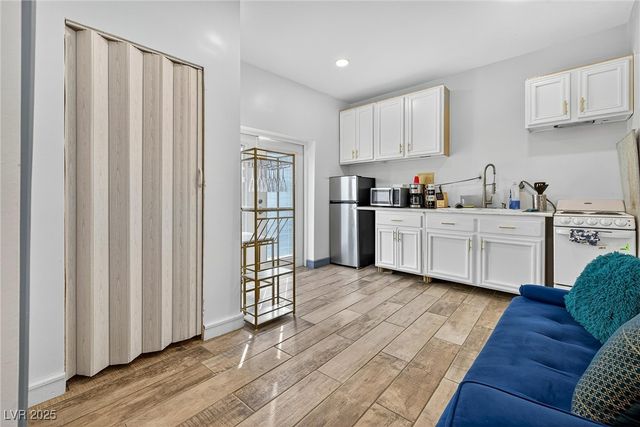 431 North Fogg Street, Las Vegas, NV 89110